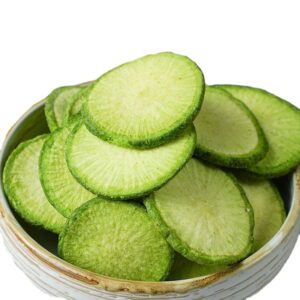 Vacuum fried green radish chips overview, jade green slices with deep green skin edge